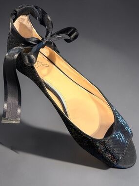 💫 NWOT Jewel Badgley Mischka Black Sequin Peep-Toe Ankle Tie Flats – 8-1/2 💫